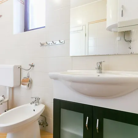 Luxurious In Croatia With Terrace Daire Poreč